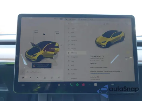 2022 Tesla Model Y Long Range Dual Motor All-Wheel Drive z USA, uszkodzony, nr VIN 7SAYGDEE4NF445847